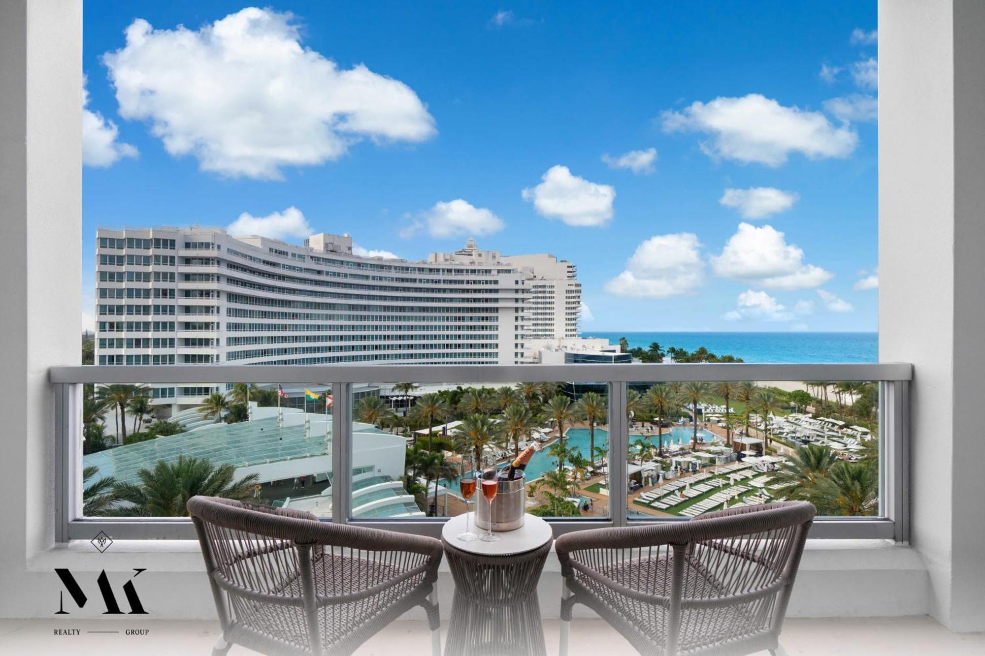 Fontainebleau Resort Balcony W Pool & Ocean View Miami Beach Exteriör bild